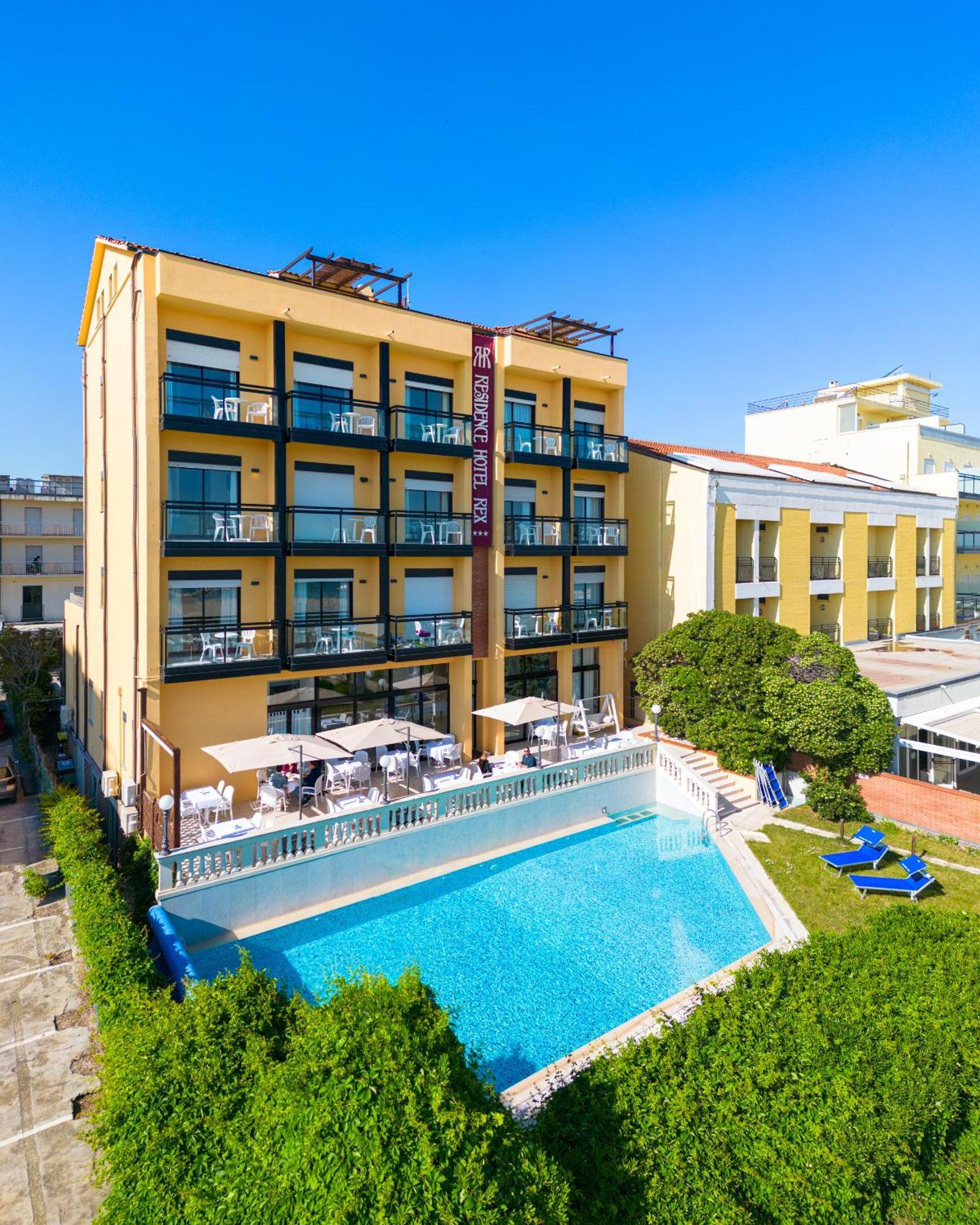 Aparthotel Rex 3*